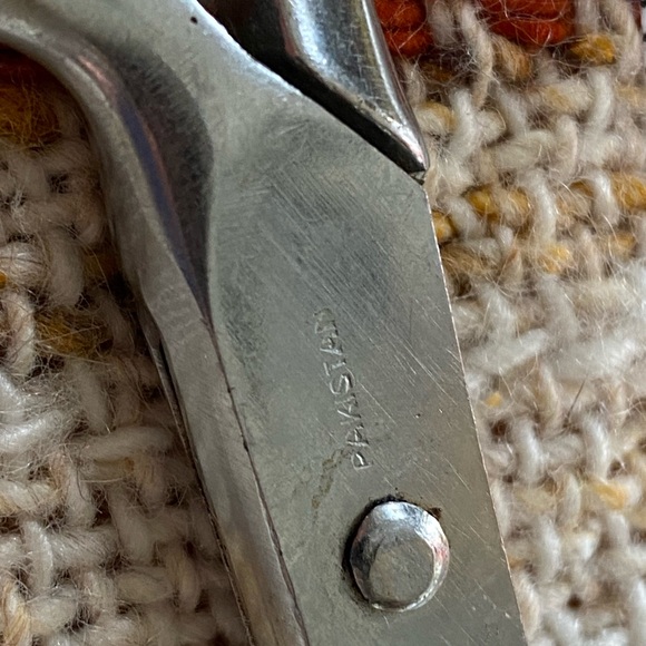 Vintage Scissors (4 Pairs) - Picture 3 of 10